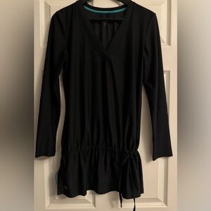 Athleta Black and Teal Top